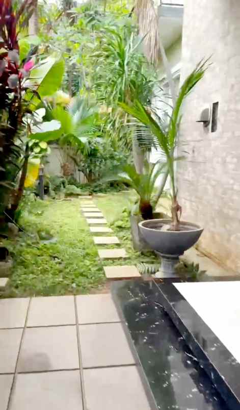 dijual rumah villa melati mas