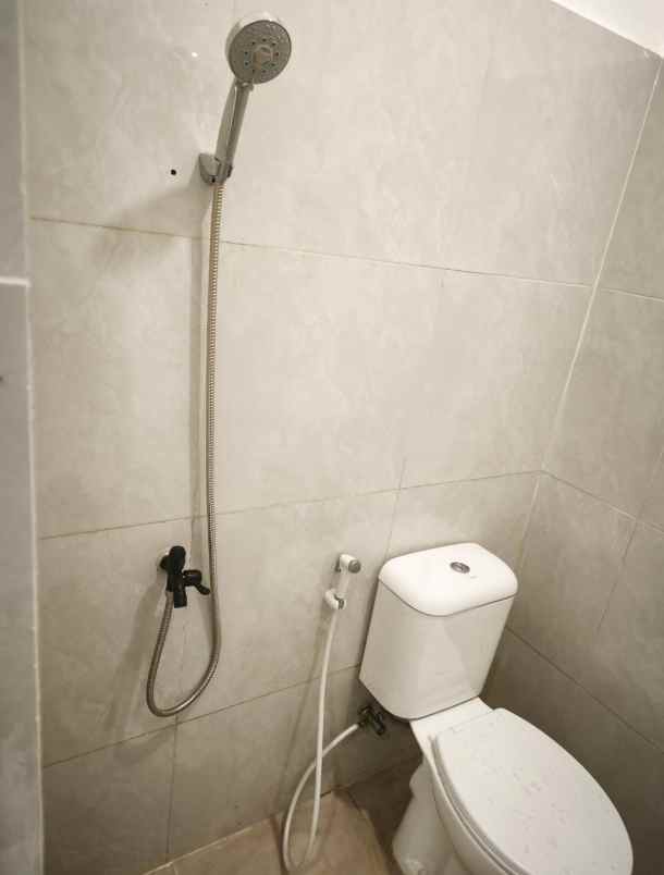 dijual rumah wisma asri 2