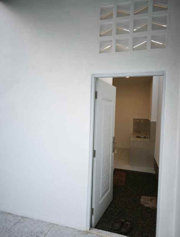 dijual rumah wisma asri 2