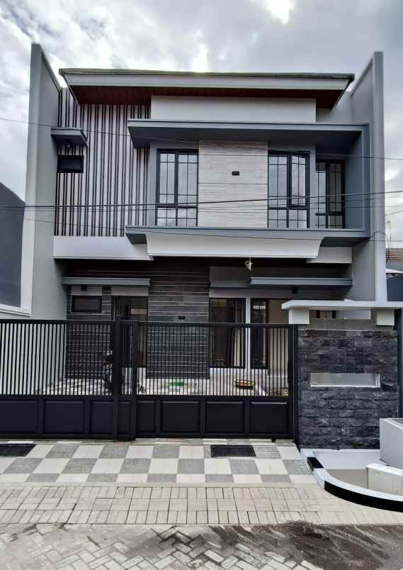 dijual rumah wisma permai