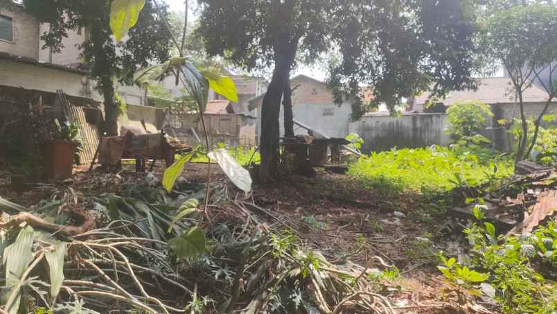 dijual tanah gang musholla darussalam