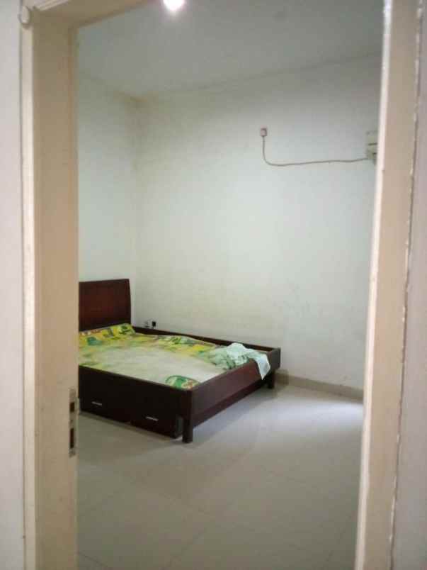 dijual tanah luas bonus rumah di jatiwaringin bekasi