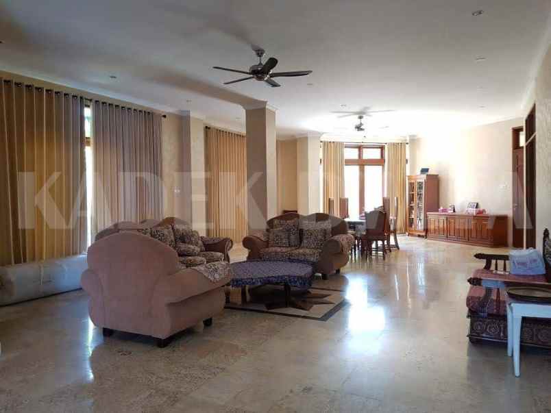 dijual villa 3 lantai pantai ketewel dekat sanur