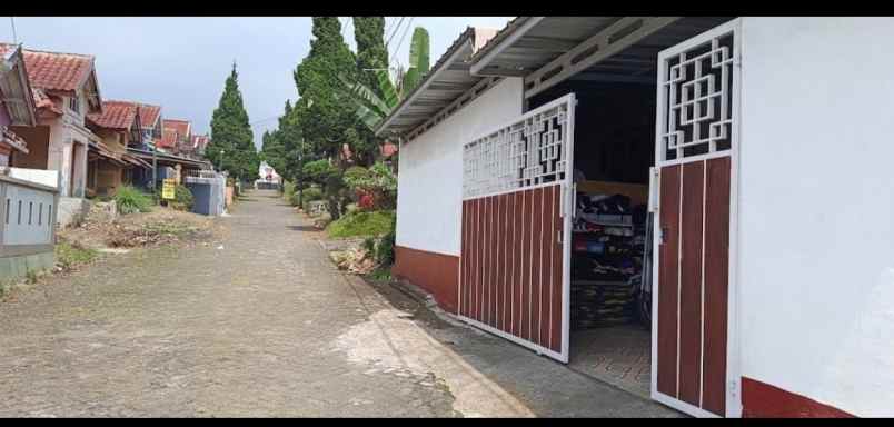 dijual villa bukit cipendawa amkol