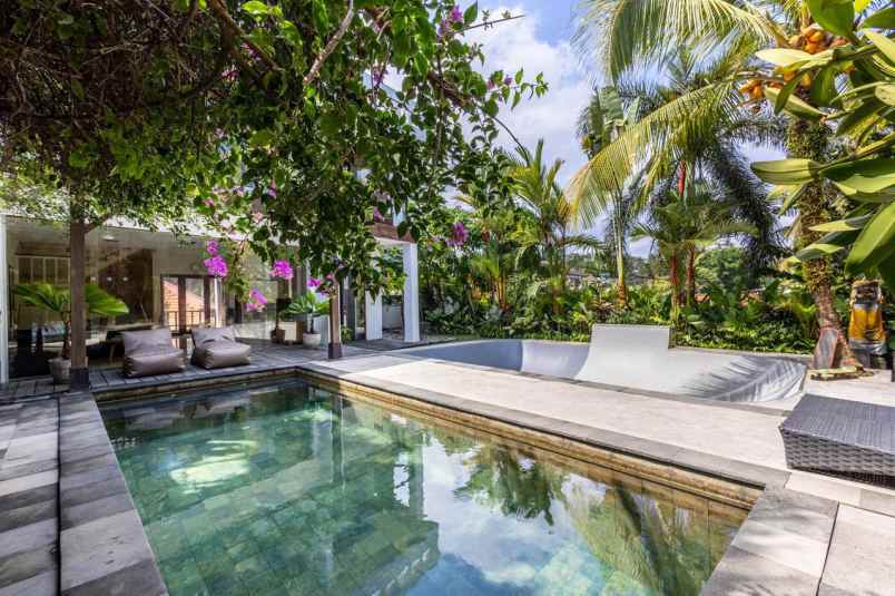 dijual villa desa lalanglingah kec