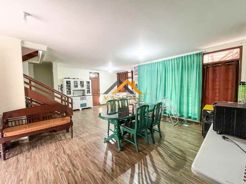 dijual villa komplek greenhill