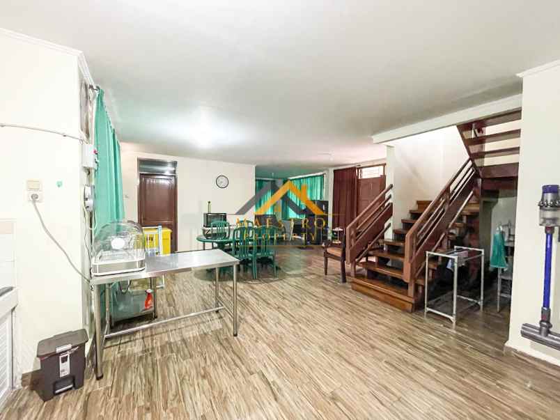 dijual villa komplek greenhill