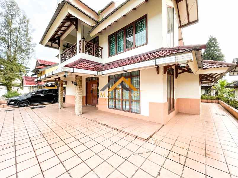 dijual villa komplek greenhill