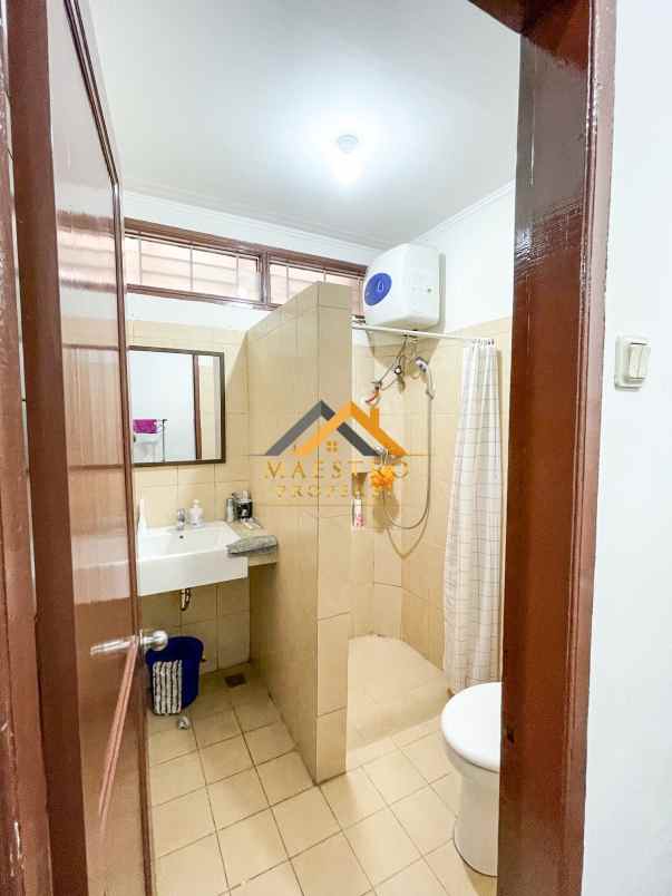 dijual villa komplek greenhill