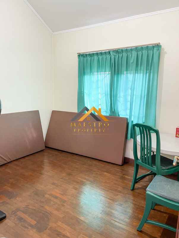 dijual villa komplek greenhill