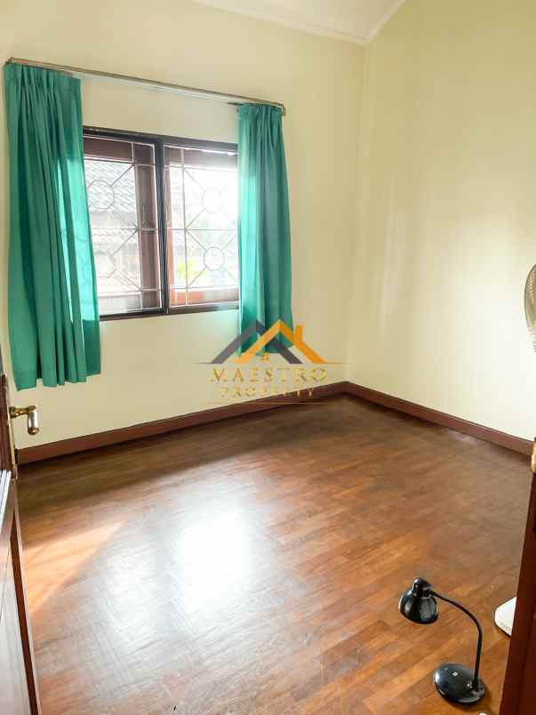 dijual villa komplek greenhill