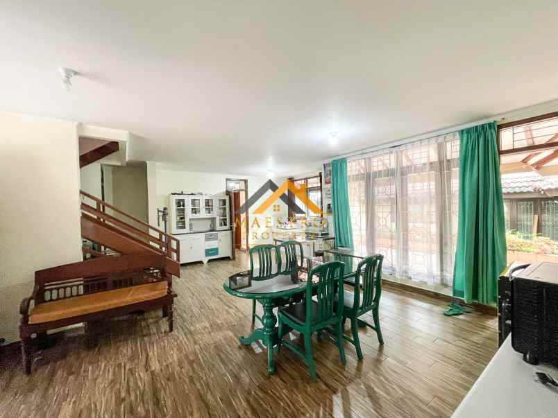 dijual villa komplek greenhill