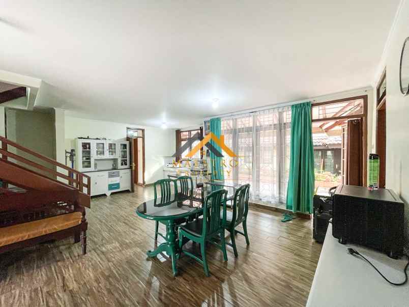 dijual villa komplek greenhill