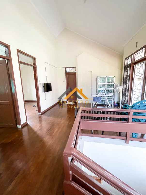 dijual villa komplek greenhill