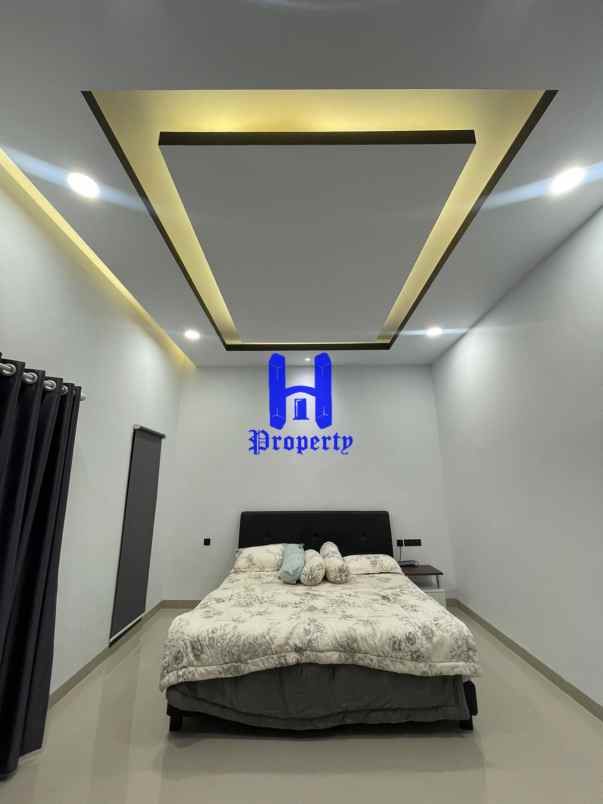 dijual villa komplek imperial mansion