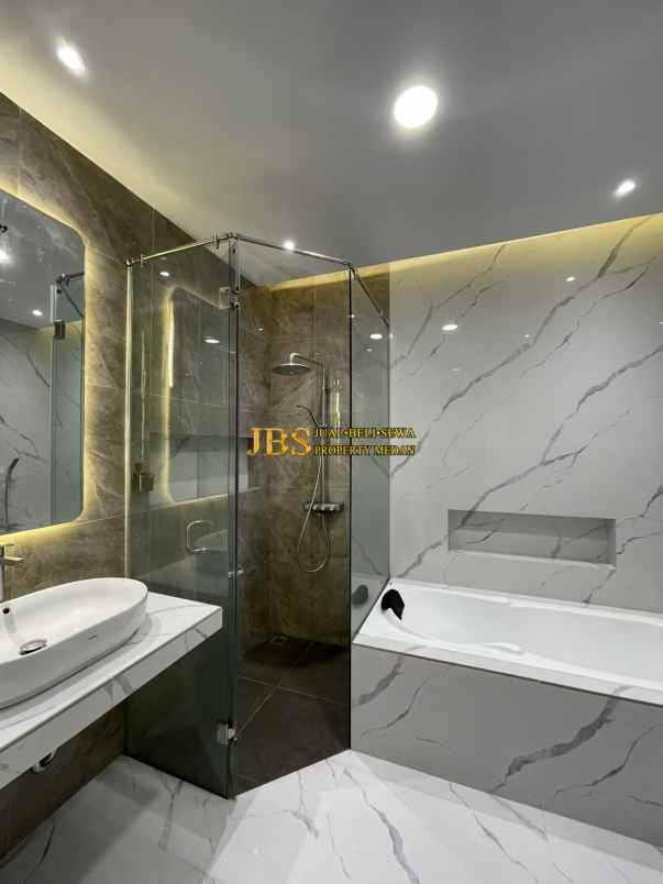 dijual villa komplek imperial mansion