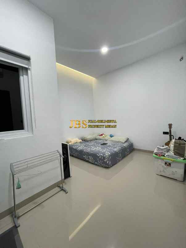 dijual villa komplek imperial mansion