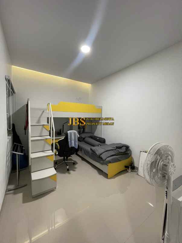 dijual villa komplek imperial mansion