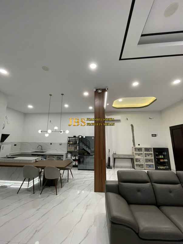 dijual villa komplek imperial mansion