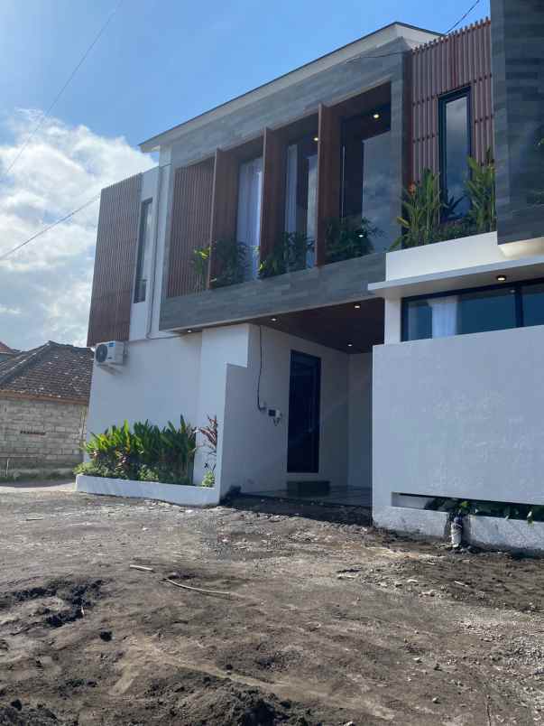 dijual villa padonan