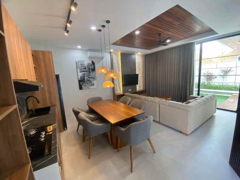 dijual villa padonan