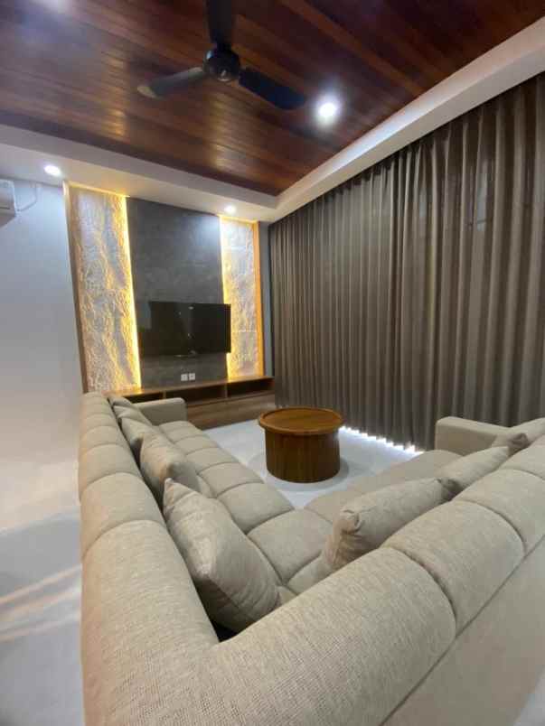 dijual villa padonan canggu