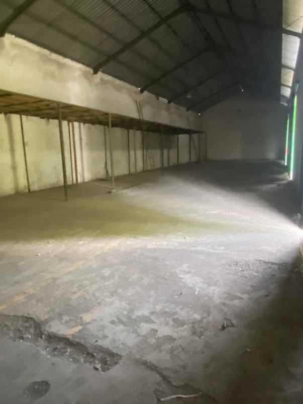 disewakan gudang di magetan