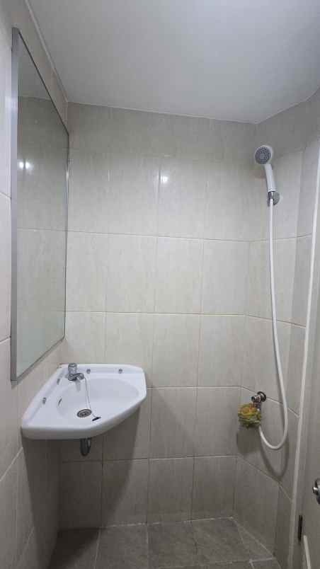 disewakan murah apartemen osaka pik2 type studio