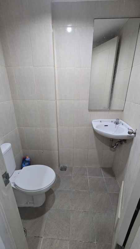 disewakan murah apartemen osaka pik2 type studio