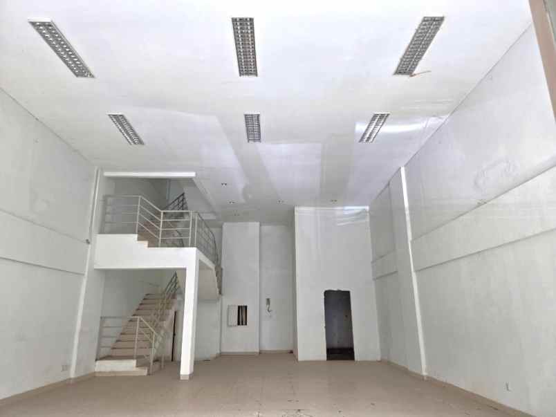 disewakan ruko gudang kantor jalan boulevard raya