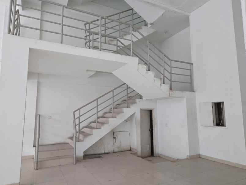 disewakan ruko gudang kantor jalan boulevard raya