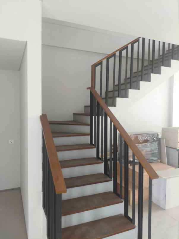 disewakan ruko gudang kantor mahendradata