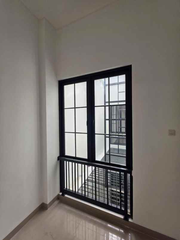 disewakan ruko gudang kantor raya darmo baru barat