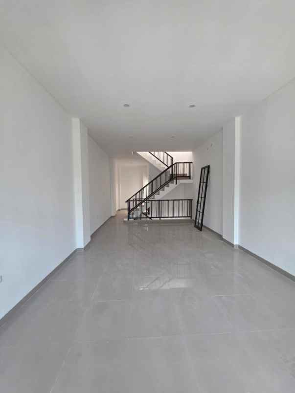 disewakan ruko gudang kantor raya darmo baru barat