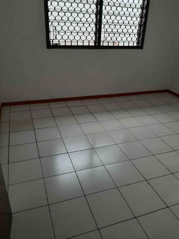 disewakan rumah 2 lt baru renovasi kelapa gading