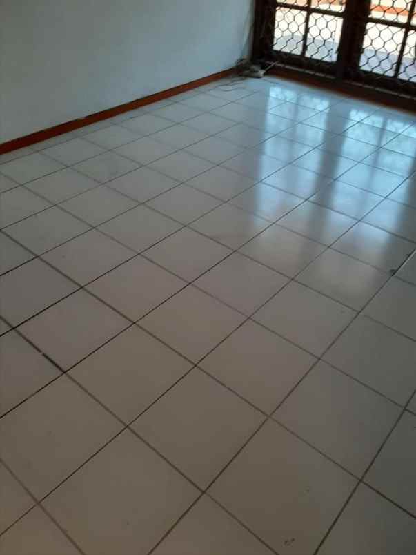 disewakan rumah 2 lt baru renovasi kelapa gading