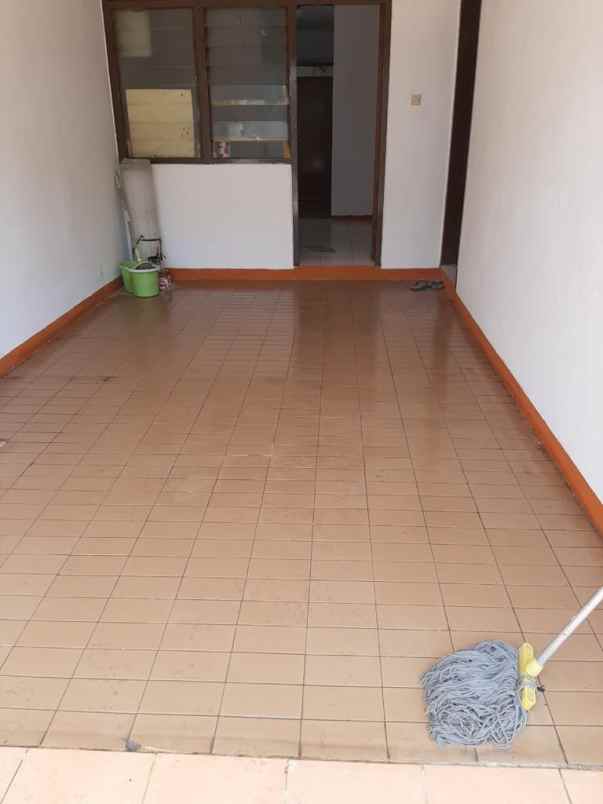 disewakan rumah 2 lt baru renovasi kelapa gading