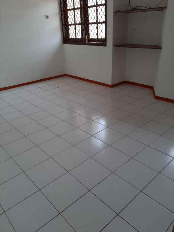 disewakan rumah 2 lt baru renovasi kelapa gading