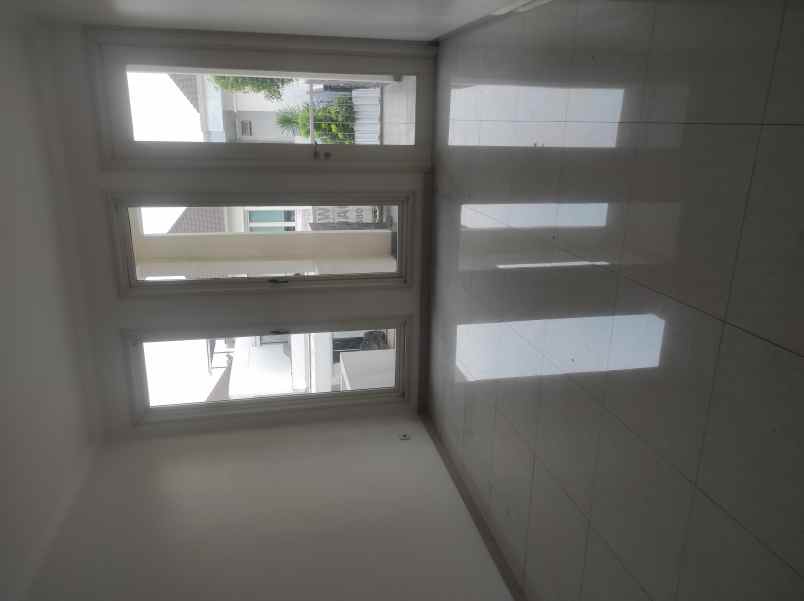 disewakan rumah alam sutera cluster sutera mentari