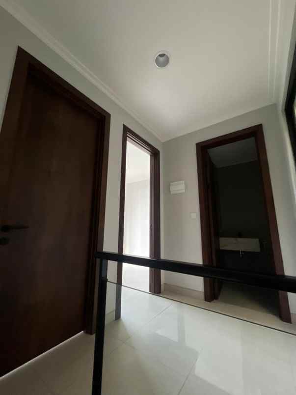 disewakan rumah botany garde fatmawati