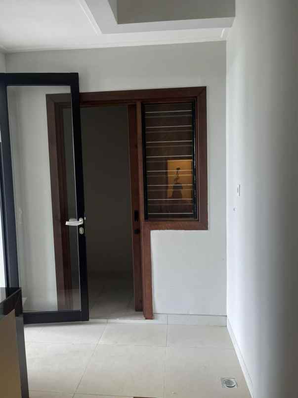 disewakan rumah botany garde fatmawati