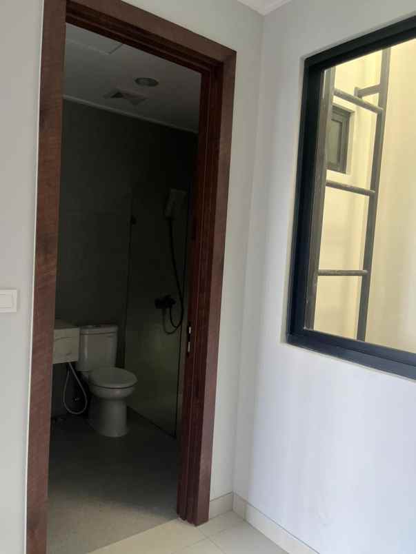 disewakan rumah botany garde fatmawati