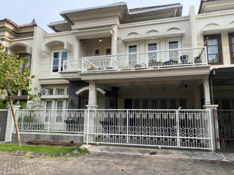 disewakan rumah central park a yani ketintang