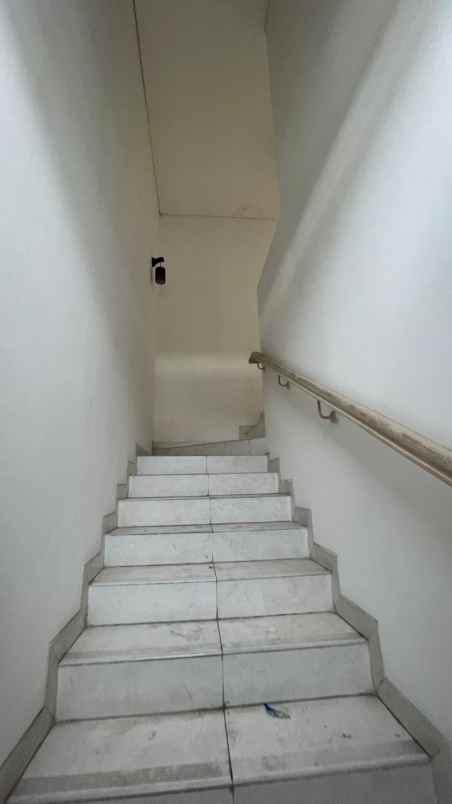 disewakan rumah cluster alamanda jakarta