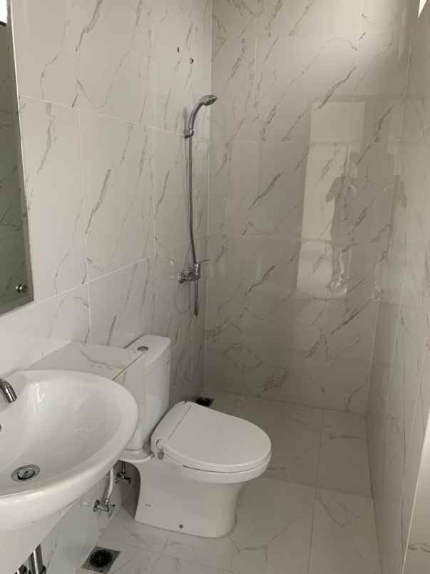 disewakan rumah cluster allura lavon swan city