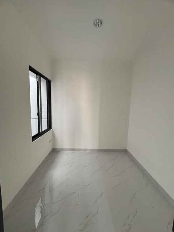 disewakan rumah cluster pasir putih pik2