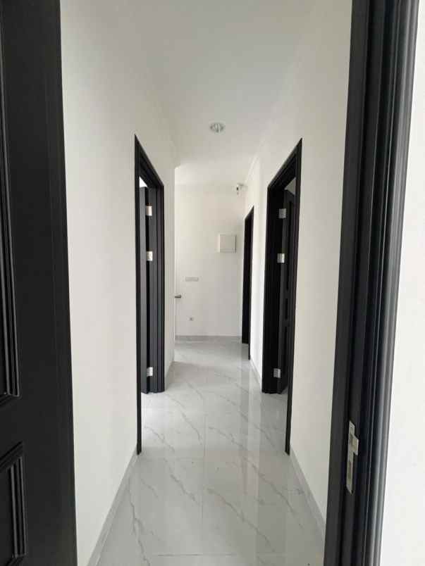 disewakan rumah cluster pasir putih pik2