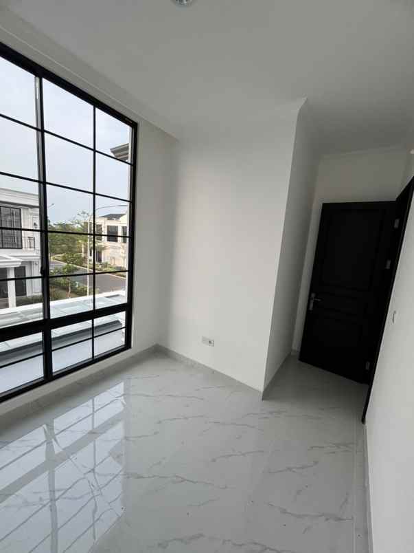 disewakan rumah cluster pasir putih pik2