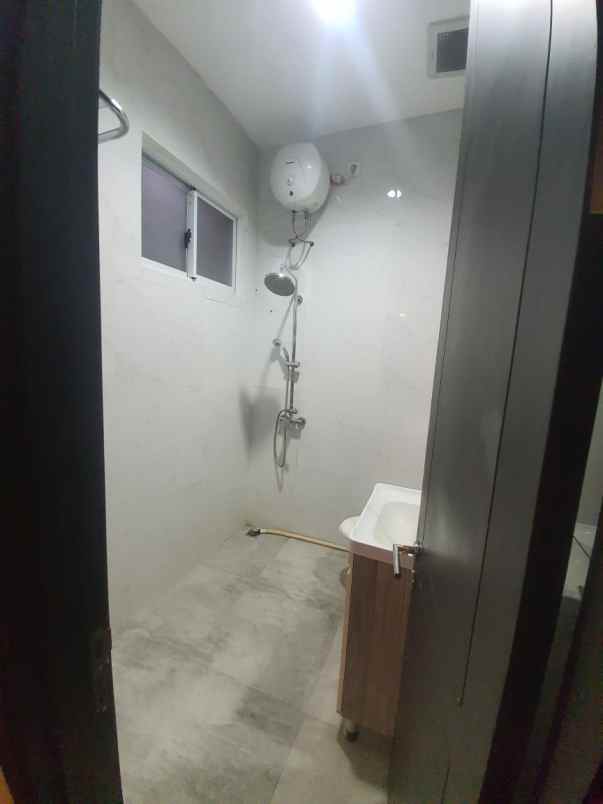 disewakan rumah cluster shinano jakarta