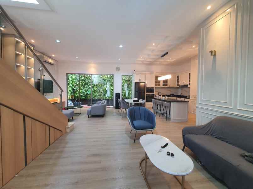 disewakan rumah golf island pik